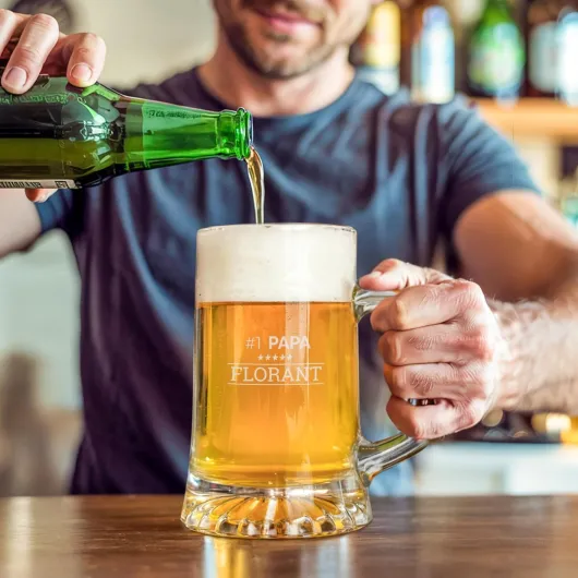 Chope à bière personnalisable avec gravure - Cadeau anniversaire homme original, chope en verre gravée avec nom, verre à bière personnalisé pour homme 1