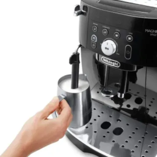 Test De'Longhi Magnifica S Smart : Une machine à café qui fait le job sans fioritures