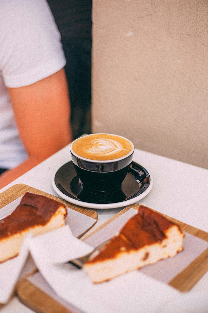 Comprendre les différences entre coffea arabica et robusta pour les professionnels du café