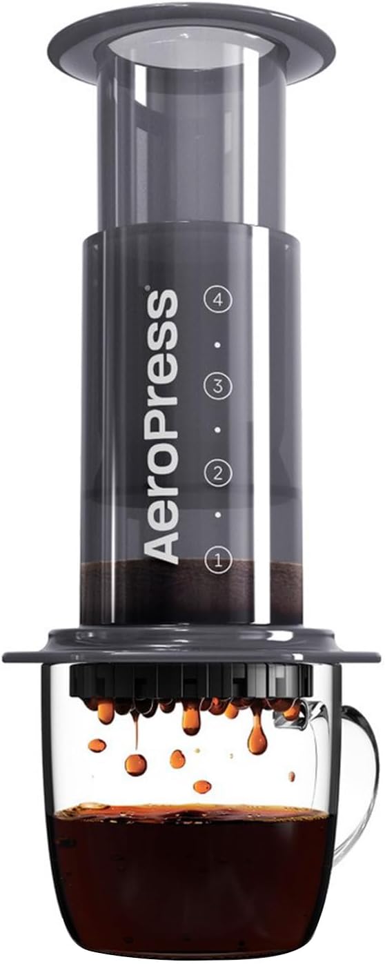 AeroPress Cafetière Originale – Machine à Café et Espresso Portable de Niveau Barista avec Chambre, Piston & Filtres – Préparation Rapide de Café et Espresso
