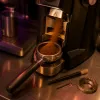 Que faire quand un broyeur Jura est bloqué ? Solutions pour les professionnels du café