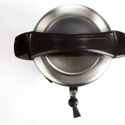 Test Livoo DOM397 : le percolateur 6,8 L qui fait le café pour toute la salle sans se ruiner