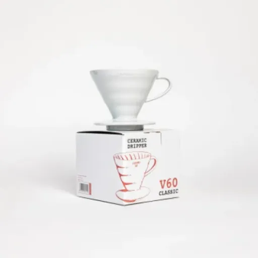 Test Hario V60 02 en céramique : le porte-filtre culte pour passer au slow coffee sans machine